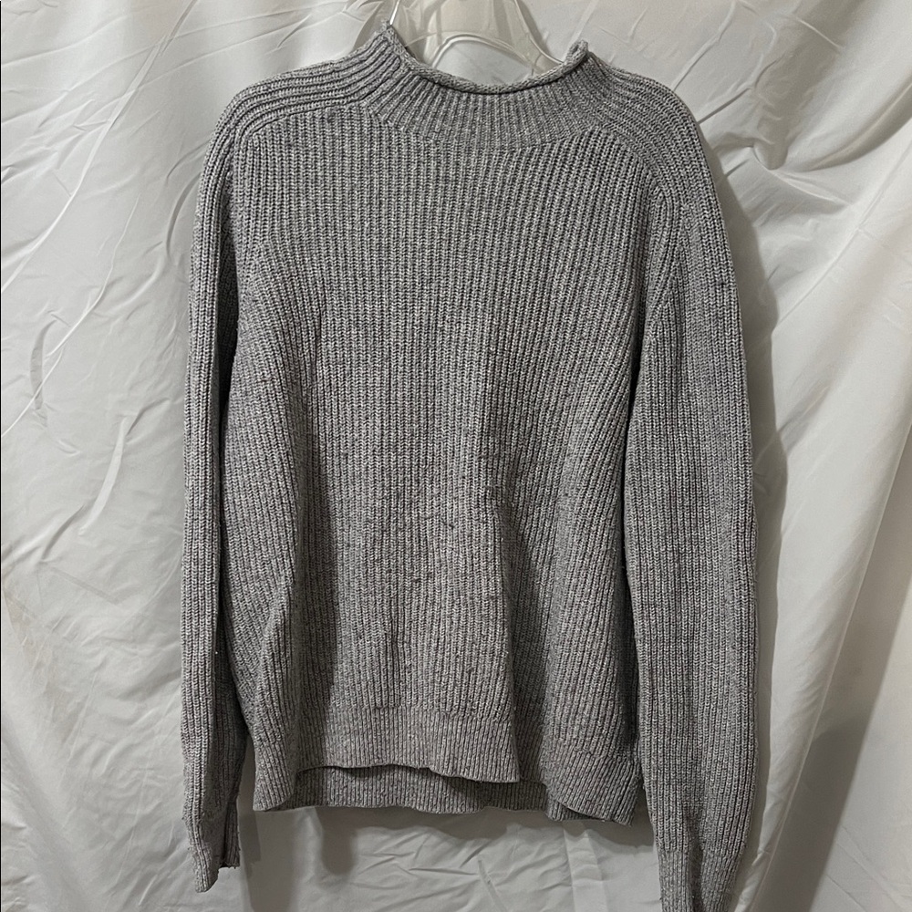 GAP Men's Gray Crewneck Sweater